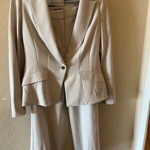 WHITE HOUSE BLACK MARKET – Women’s 2 Piece Set, Blazer & Pants, Size 10 (NWT)